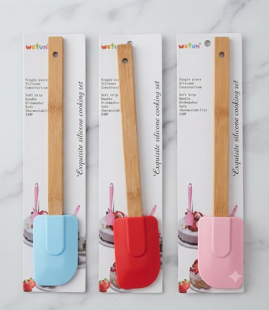 Wooden Handle Silicone Spatula – Heat-Resistant Baking Spatula for Cake Decorating, Mixing & Cooking