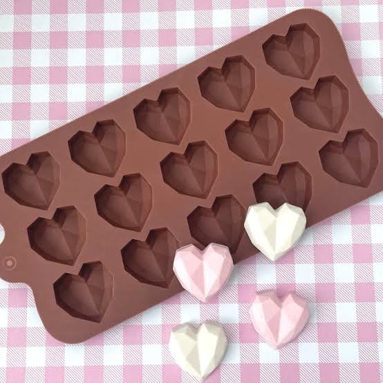 15 Cavity Geometric Heart Chocolate Mold